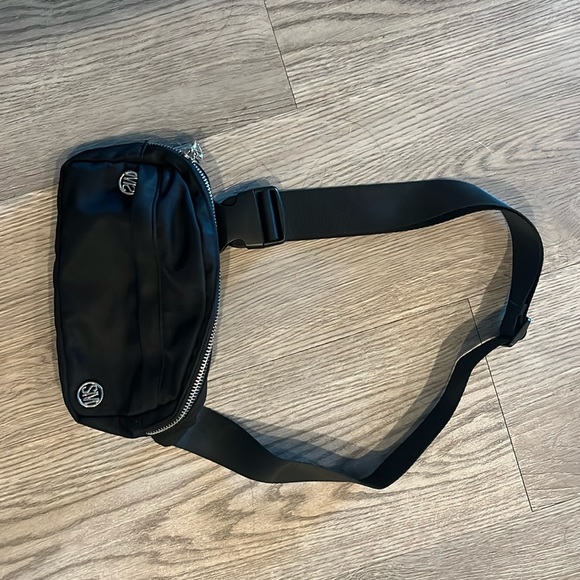 Steve Madden Fanny pack - Picture 1 of 4